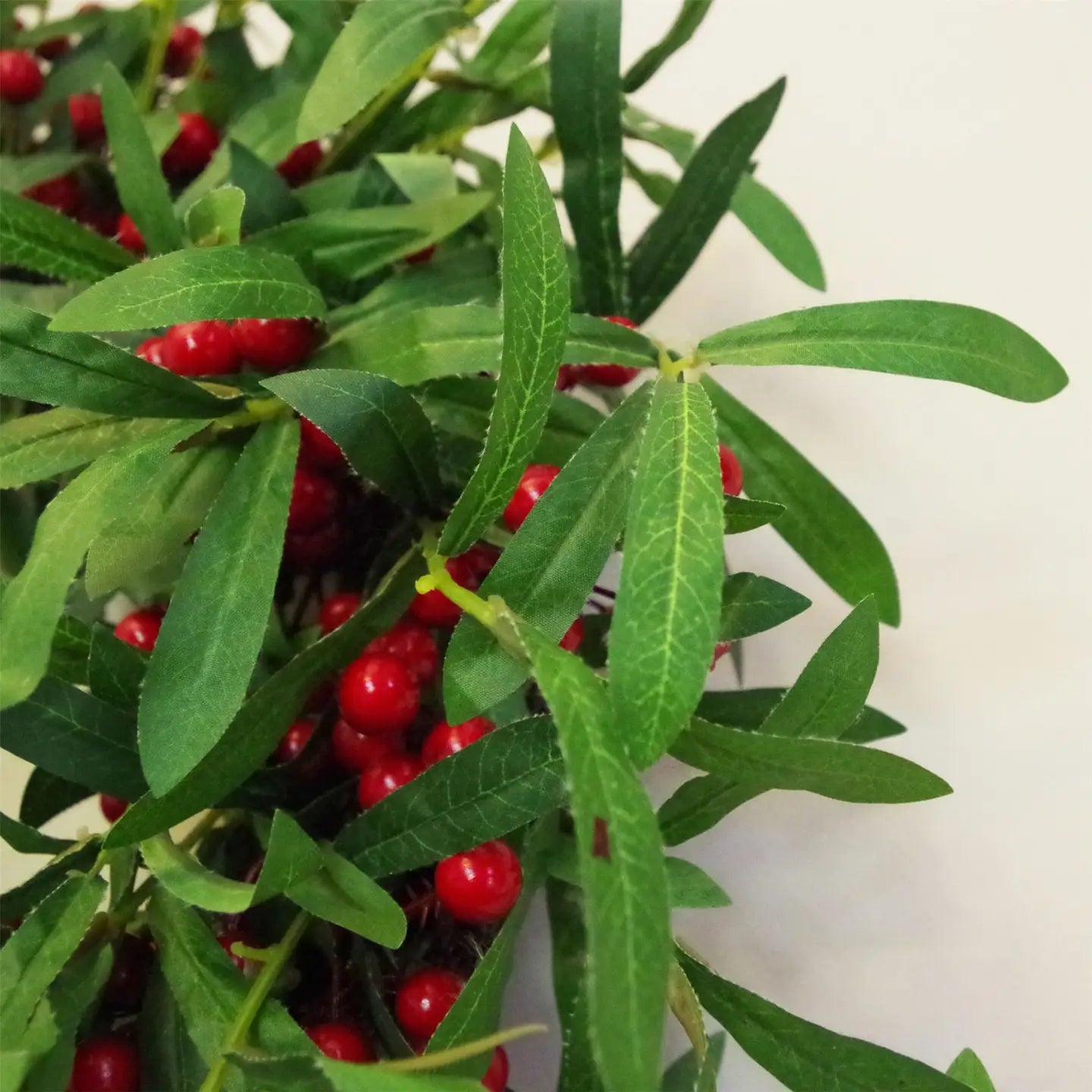 Mistletoe & Berry | Festive Wreath
