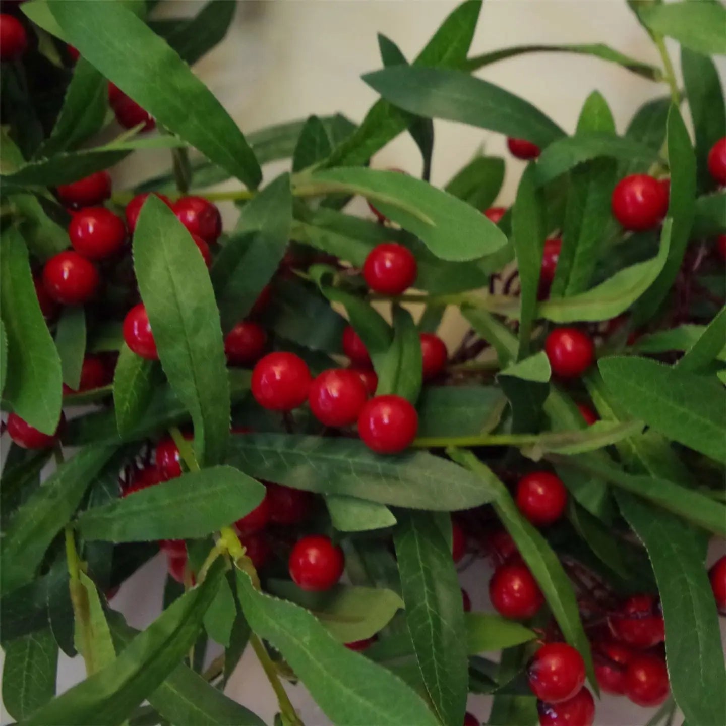 Mistletoe & Berry | Festive Wreath