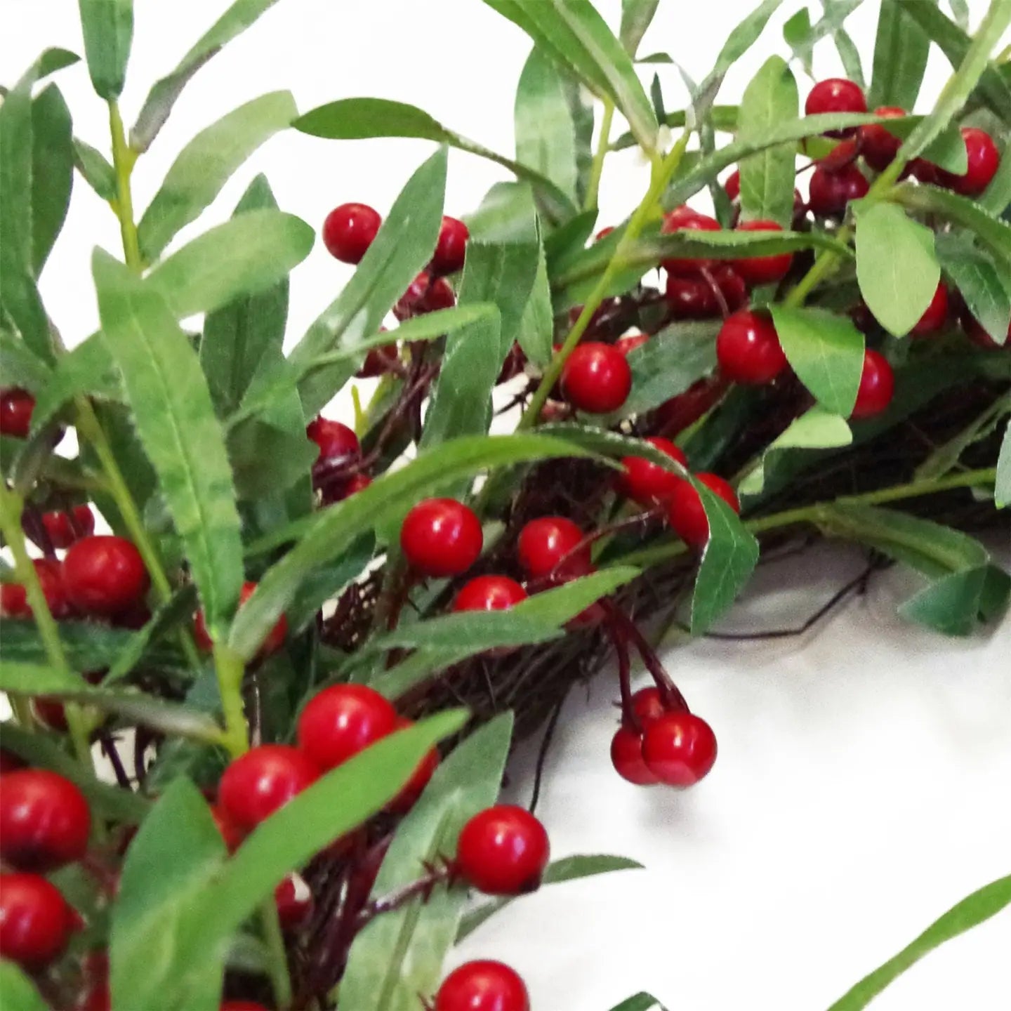 Mistletoe & Berry | Festive Wreath